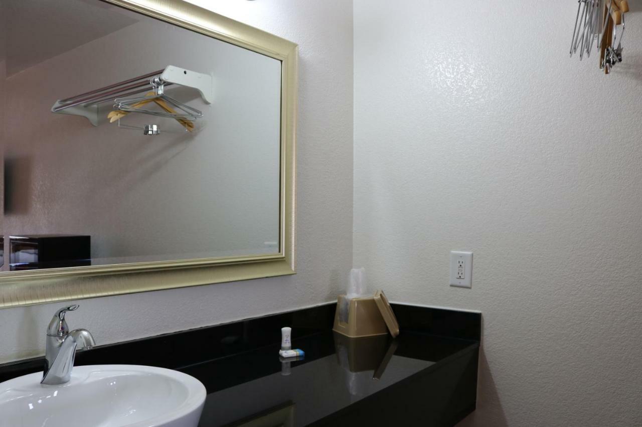 Heritage Inn & Suites El Dorado Экстерьер фото