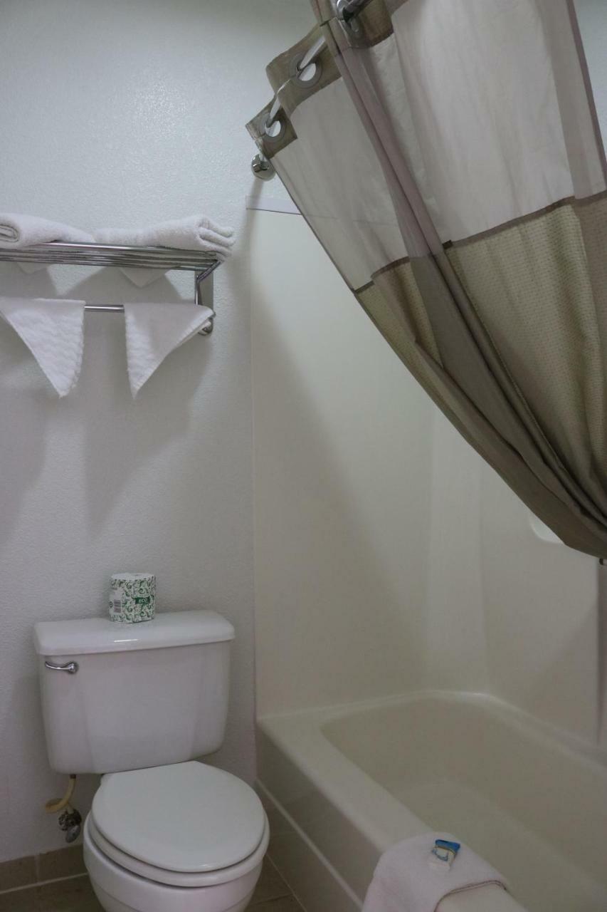 Heritage Inn & Suites El Dorado Экстерьер фото