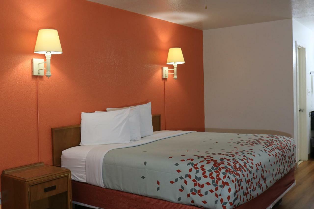 Heritage Inn & Suites El Dorado Экстерьер фото