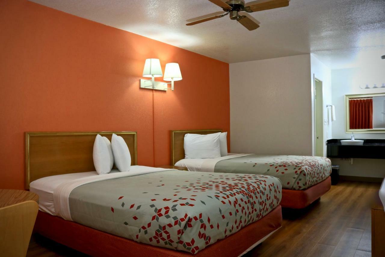 Heritage Inn & Suites El Dorado Экстерьер фото